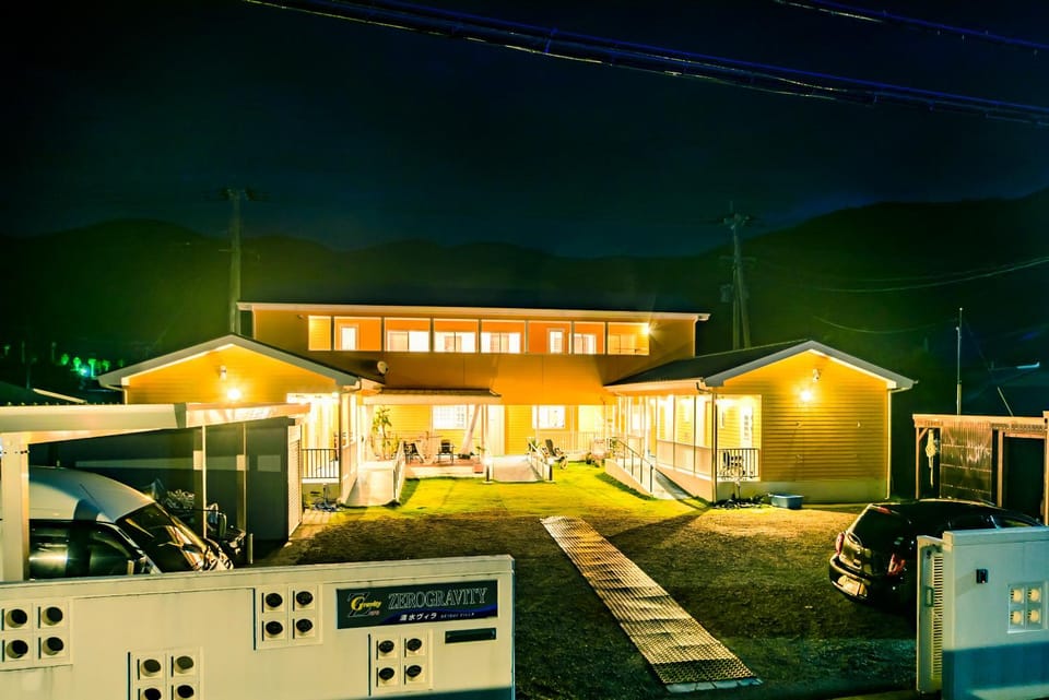 Facade/entrance, Night