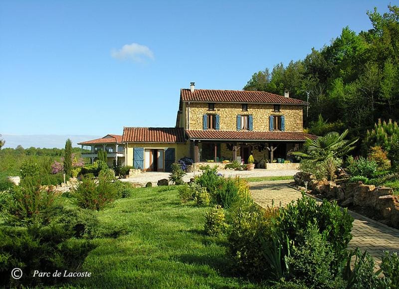 Parc Lacoste Bed and Breakfast in Occitanie