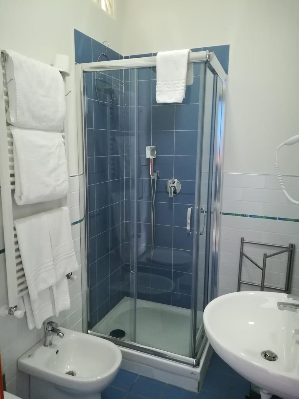 Shower, towels