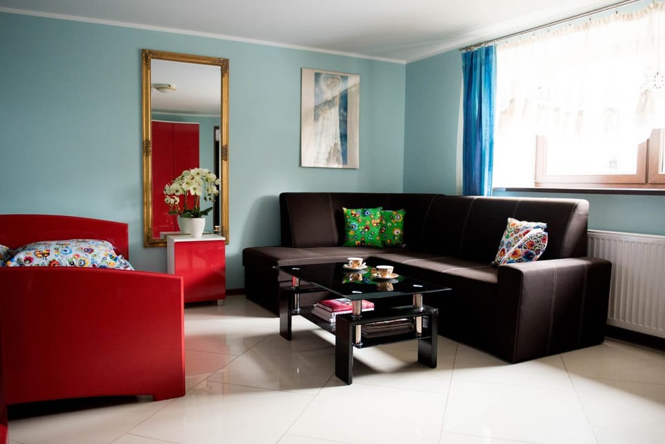 Photo of the whole room, City view, Quiet street view