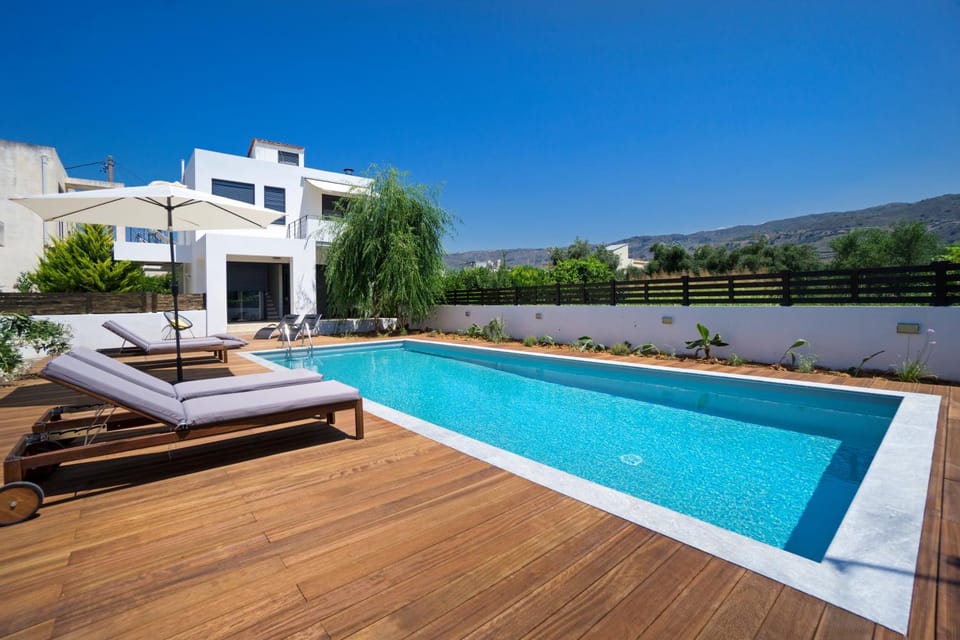 Mountain view, Pool view