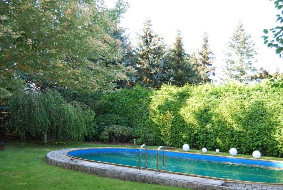 Swimming pool, Swimming pool