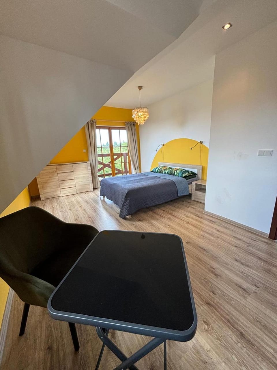 Bed, Photo of the whole room, Bedroom