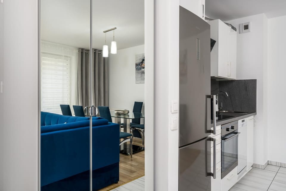 TV and multimedia, Kitchen or kitchenette, Dining area