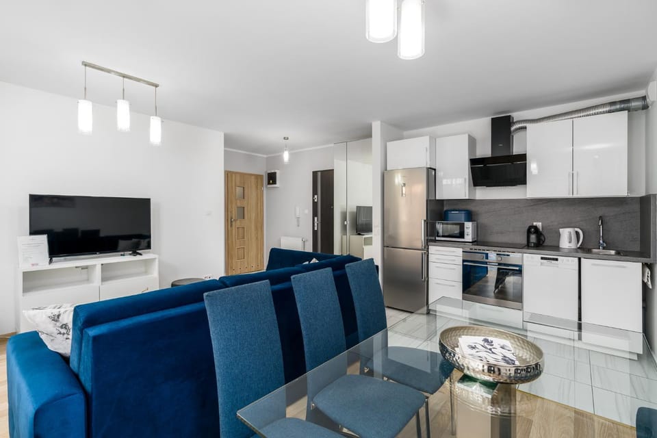 Coffee/tea facilities, Kitchen or kitchenette, Living room, Seating area, Dining area
