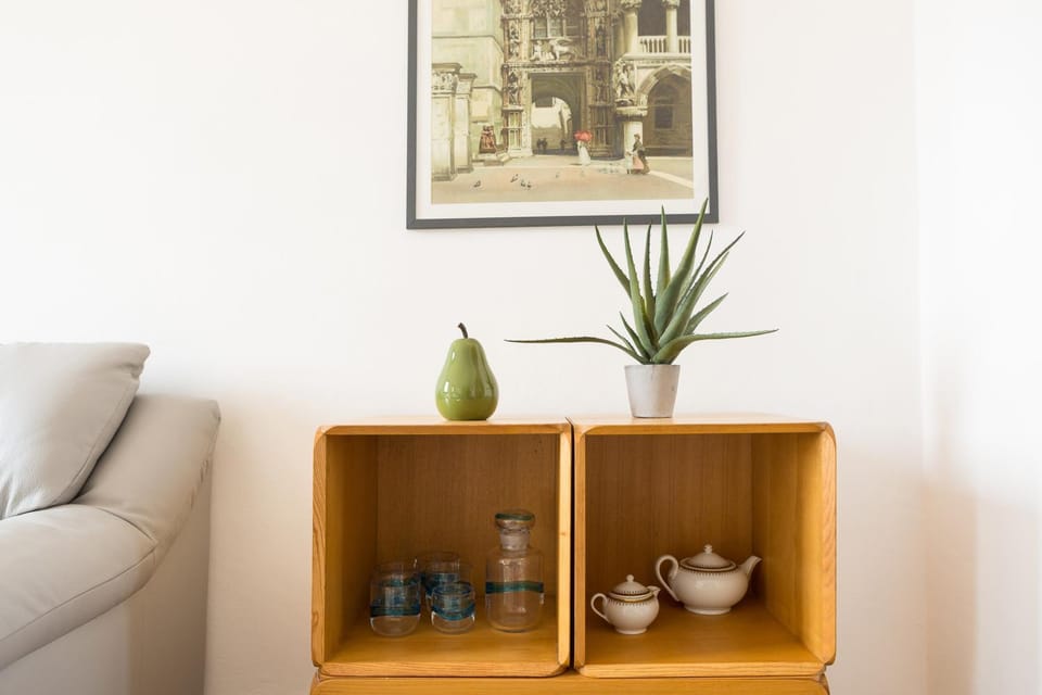 Decorative detail, Seating area