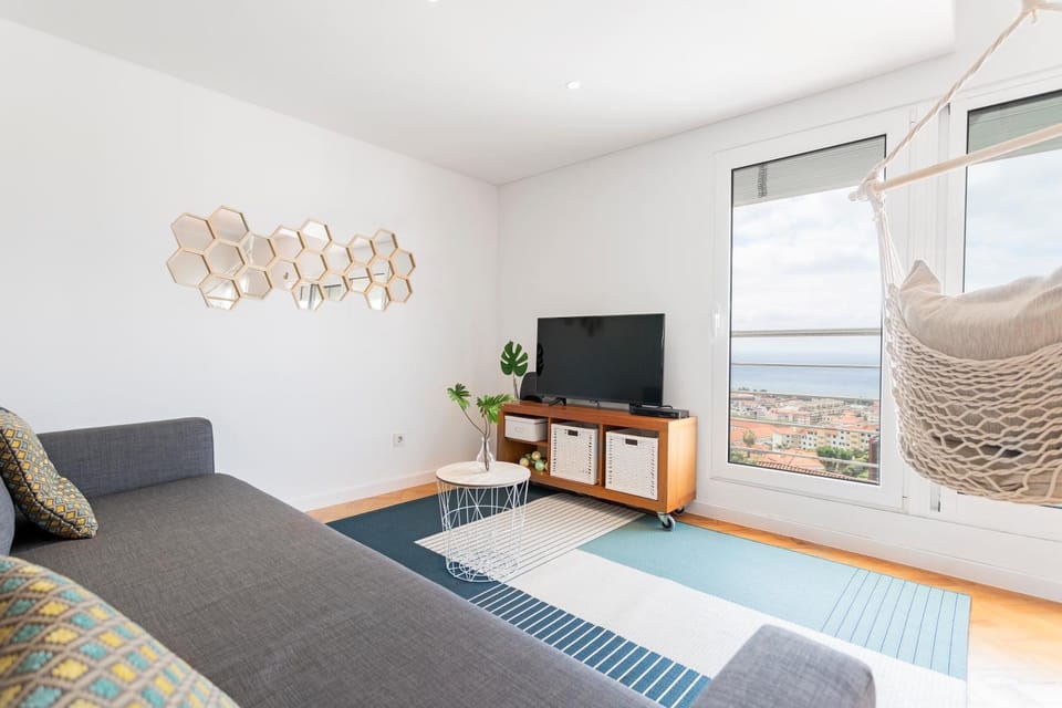 TV and multimedia, Living room, City view, Sea view, Area and facilities