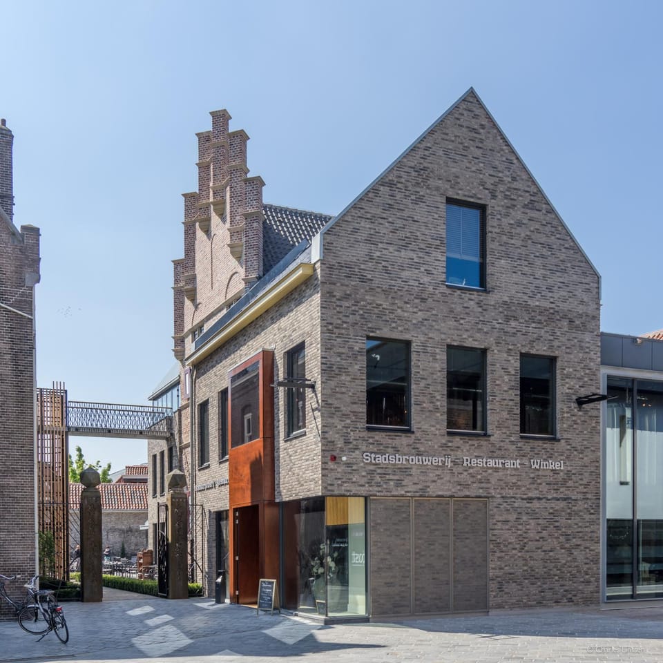 Property building, Facade/entrance