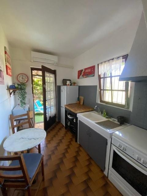 Studio Grotte des fées Apartment in Hyères