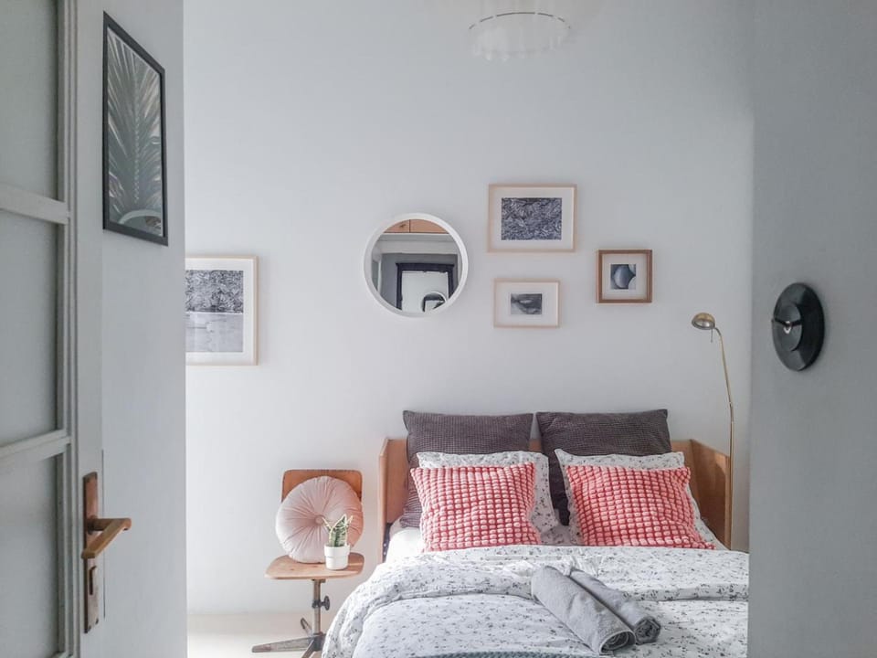 Bed, Other, Decorative detail, Seating area, Bedroom, towels