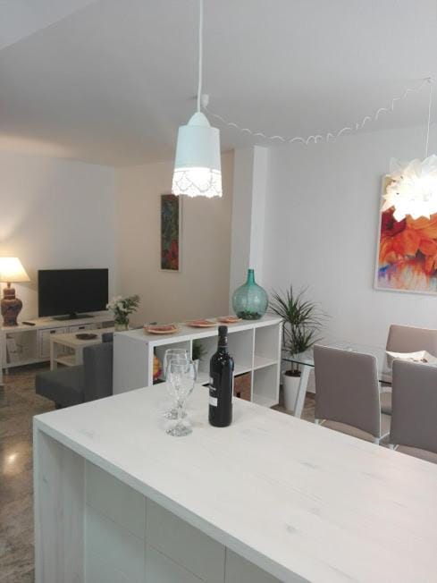 PUSHE Granada Catedral Art & Tradition Apartment in Granada