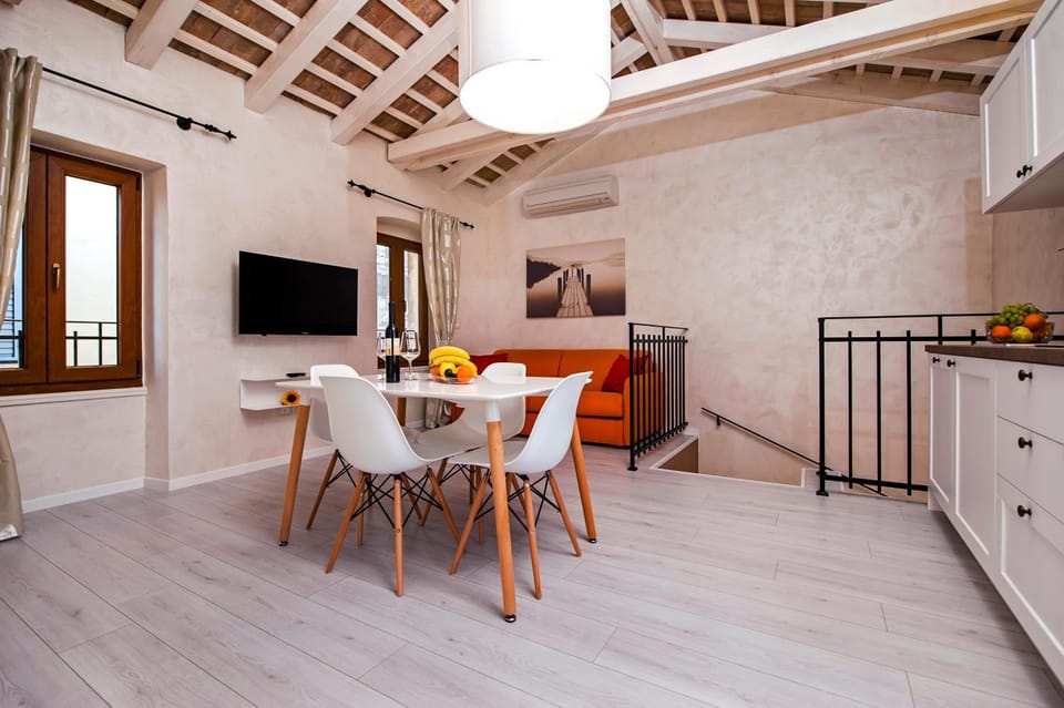 Communal lounge/ TV room, Dining area