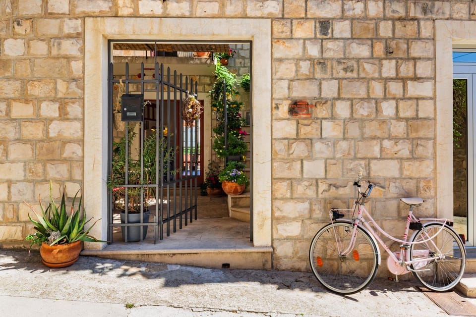 Facade/entrance, Street view
