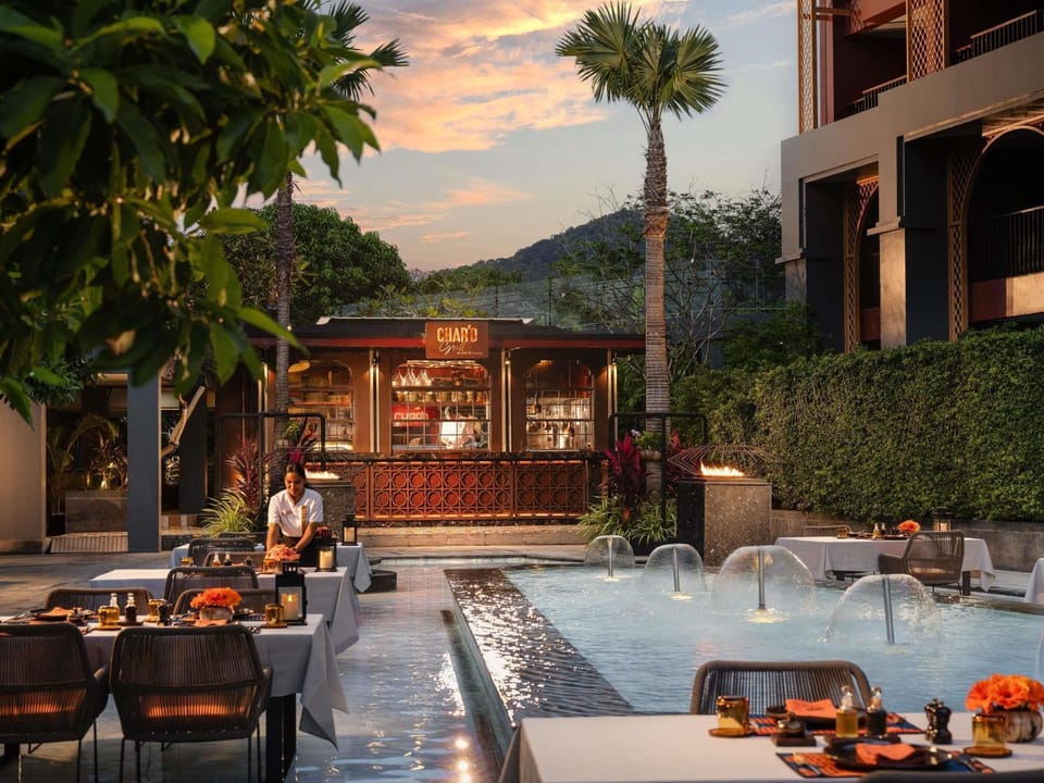 Property building, Restaurant/places to eat