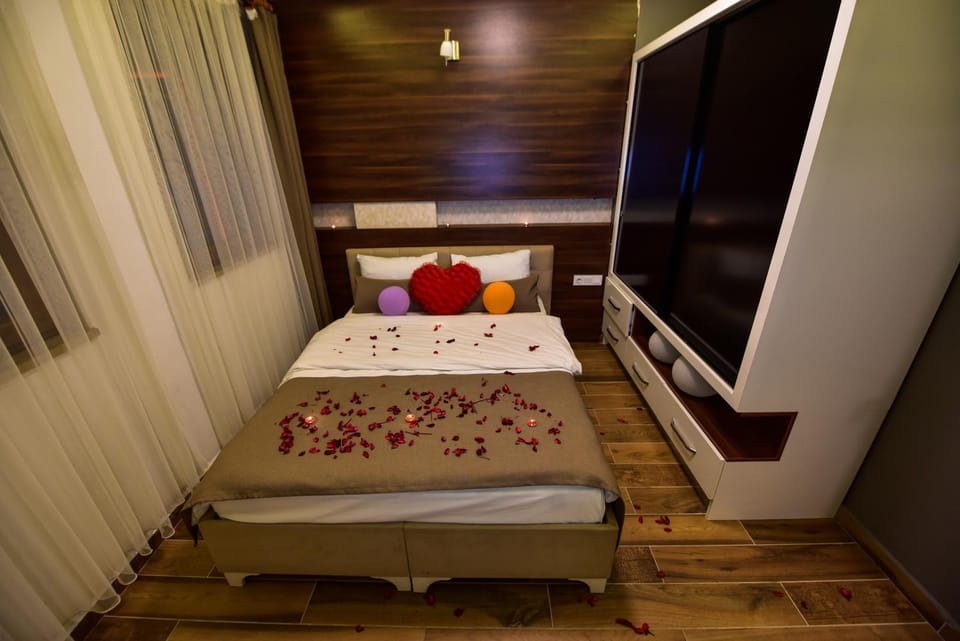 Massage, Bedroom