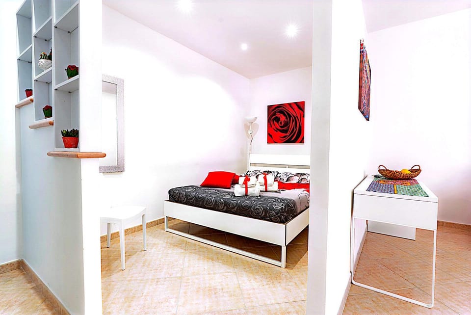 Bed, Photo of the whole room, Bedroom, wardrobe