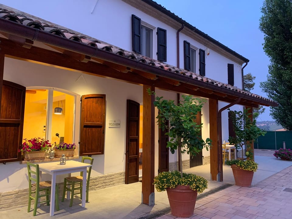 Property building, Facade/entrance