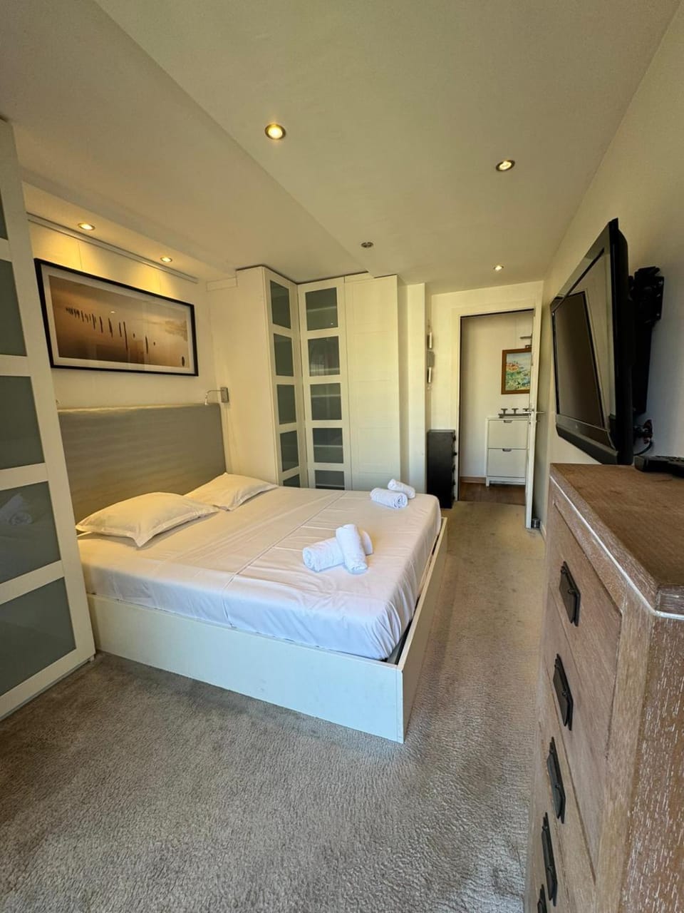 SIENA - Appartement 6 personnes avec Terrasse et Jacuzzi plein cœur centre-ville quartier du Port de Nice Apartment in Nice