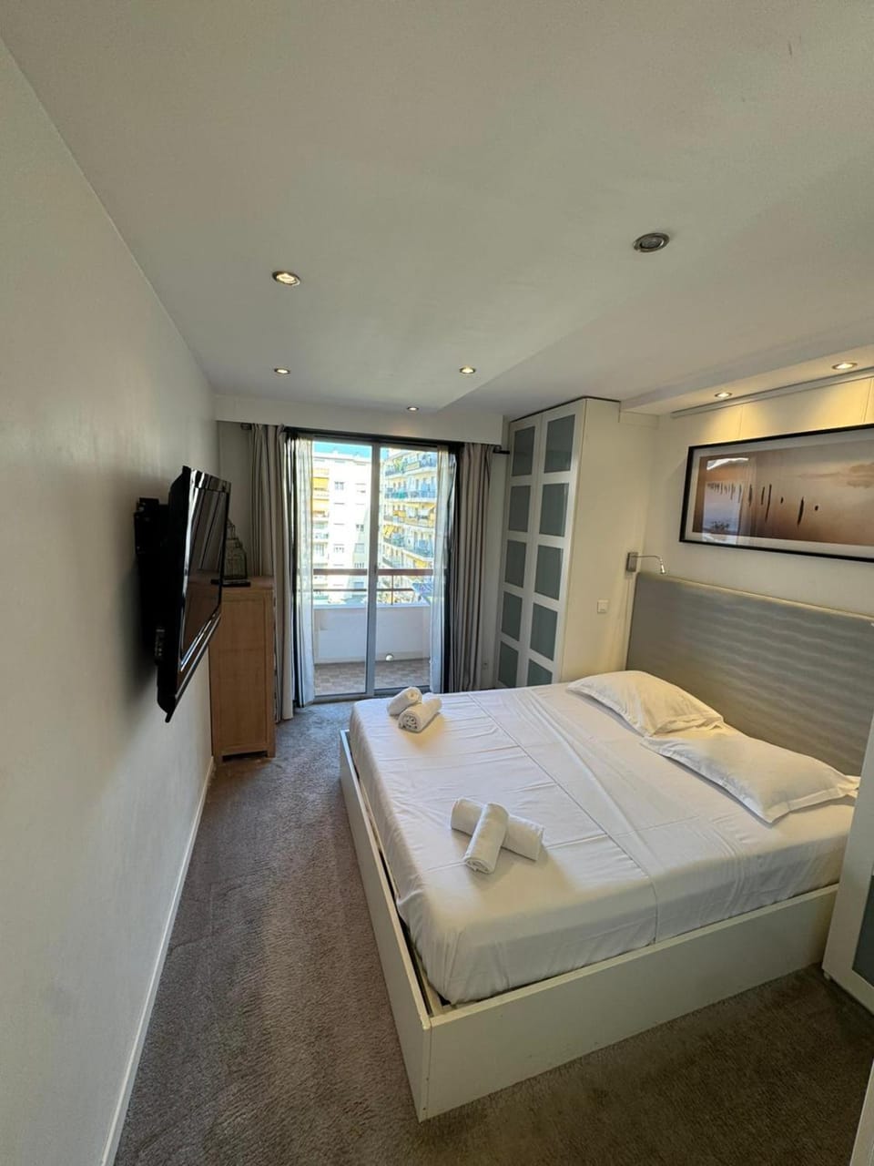 SIENA - Appartement 6 personnes avec Terrasse et Jacuzzi plein cœur centre-ville quartier du Port de Nice Apartment in Nice