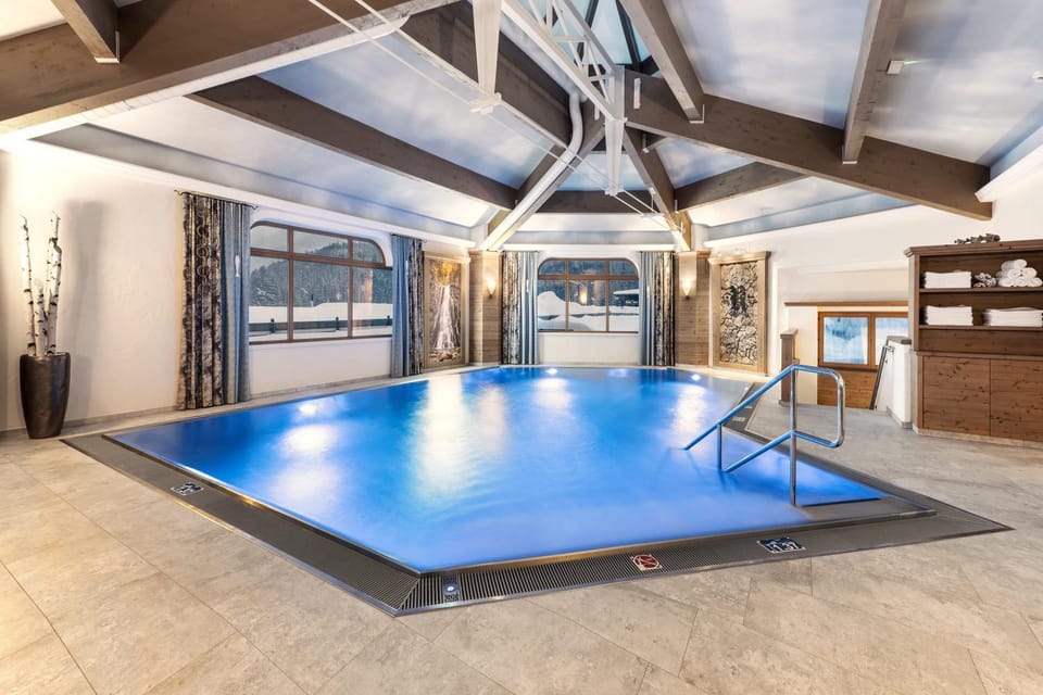 Swimming pool, Swimming pool