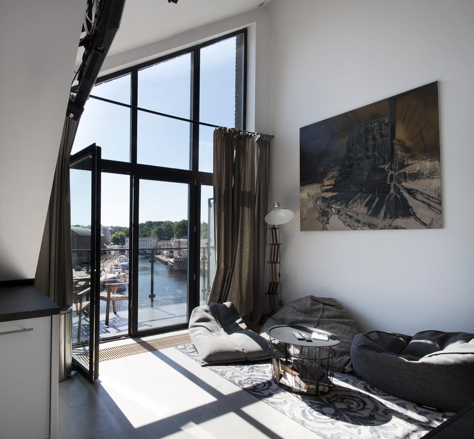 View (from property/room), Balcony/Terrace, Seating area, River view