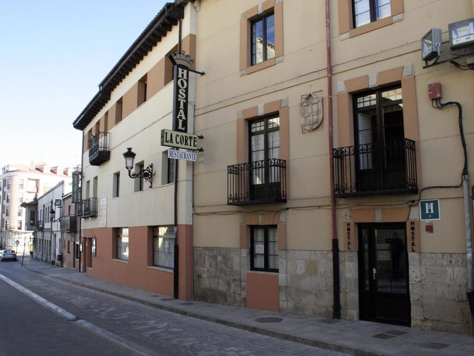 Facade/entrance, Facade/entrance