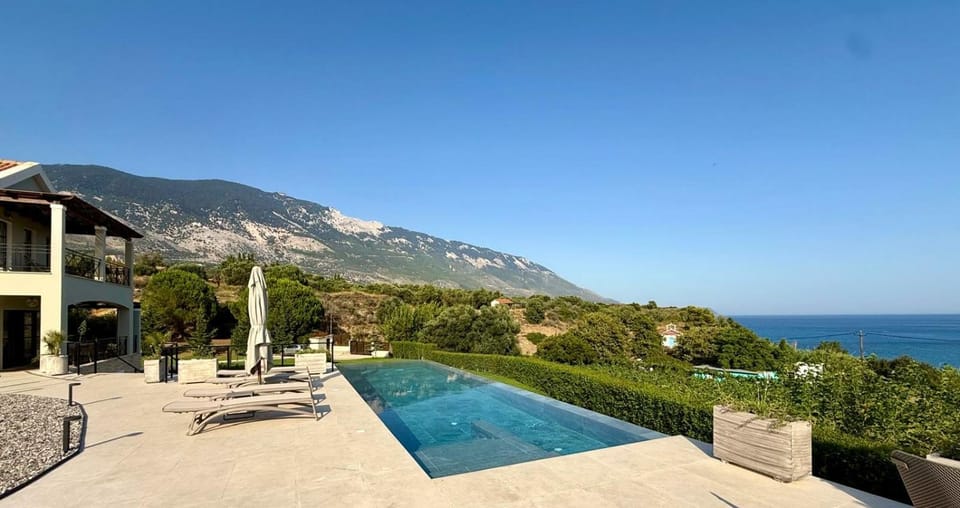 Filon Ktima Beachfront Upscale Villa Villa in Cephalonia