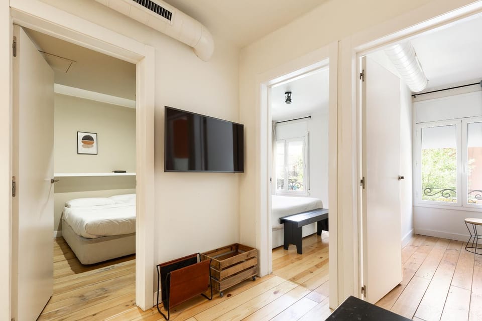 Photo of the whole room, Bedroom