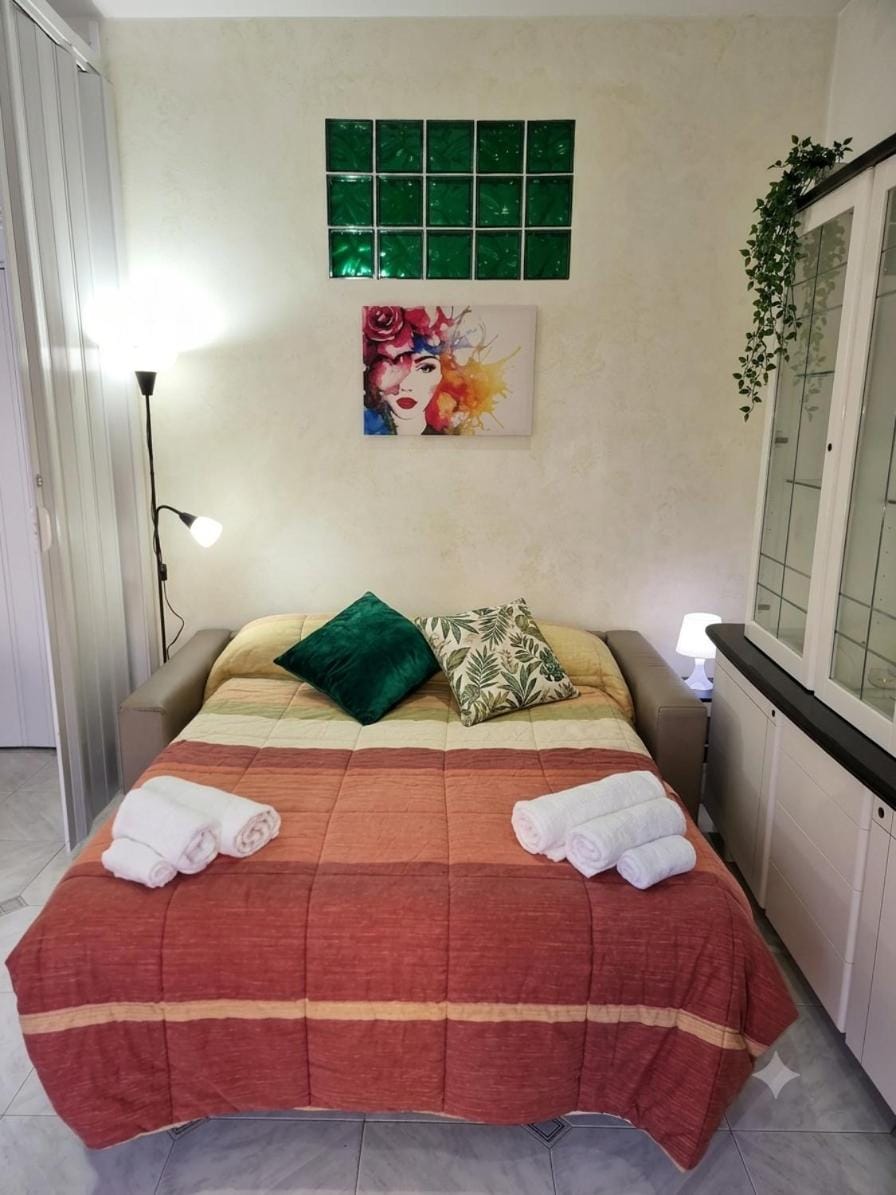 Residenza Margherita - Central e near the Sea Apartment in Salerno