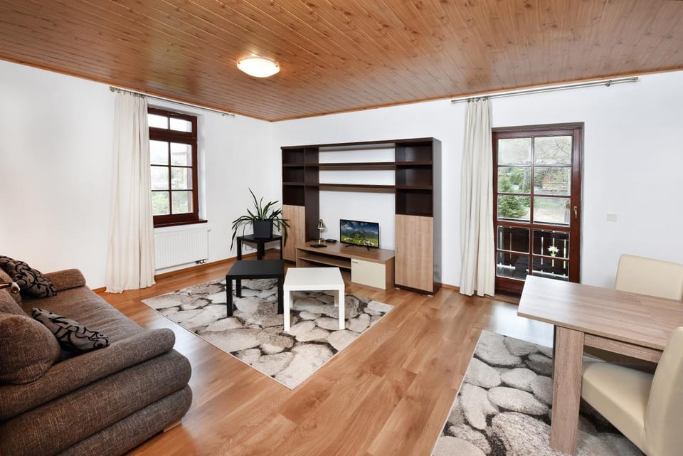 TV and multimedia, Living room, Seating area
