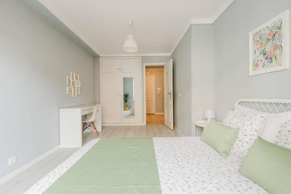 Bed, Seating area, Bedroom, wardrobe