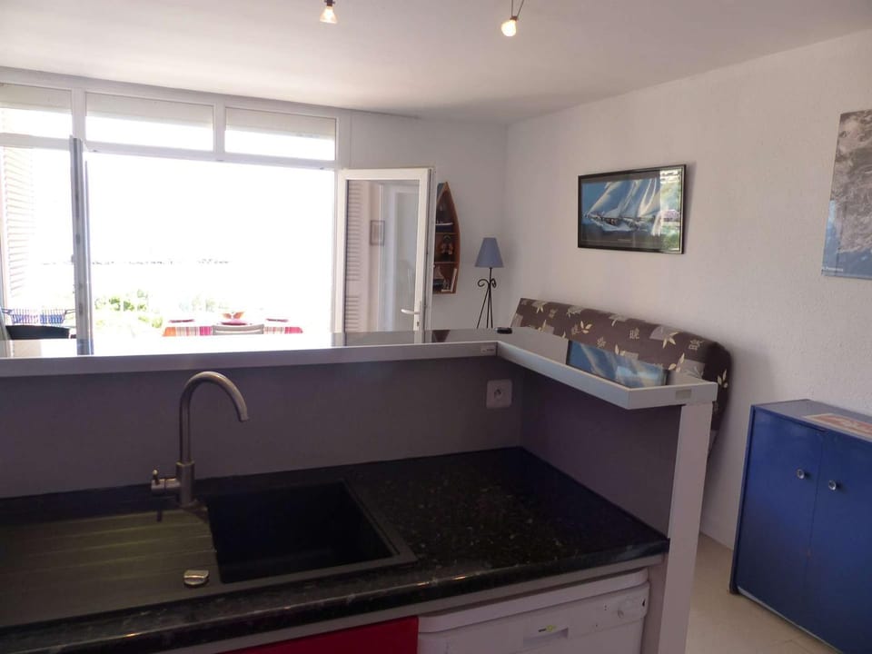 Appartement lumineux pieds dans l'eau au Lavandou - FR-1-308-61 Apartment in Bormes-les-Mimosas