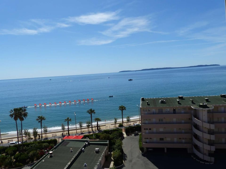 Studio Vue Mer avec Climatisation au Lavandou - FR-1-308-50 Apartment in Le Lavandou