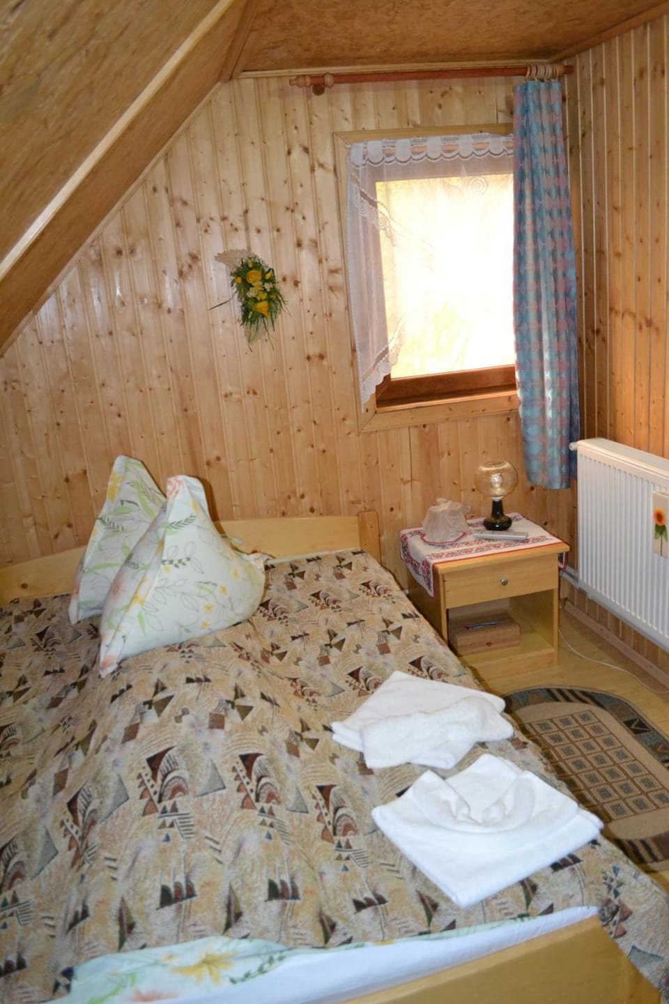 Bed, TV and multimedia, Photo of the whole room
