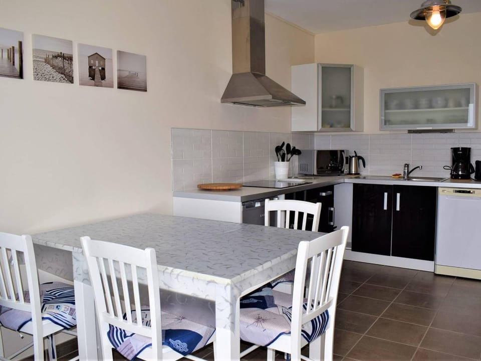 Appartement 3* avec ascenseur, balcon et parking privé à Trégastel - FR-1-368-11 Apartment in Trégastel