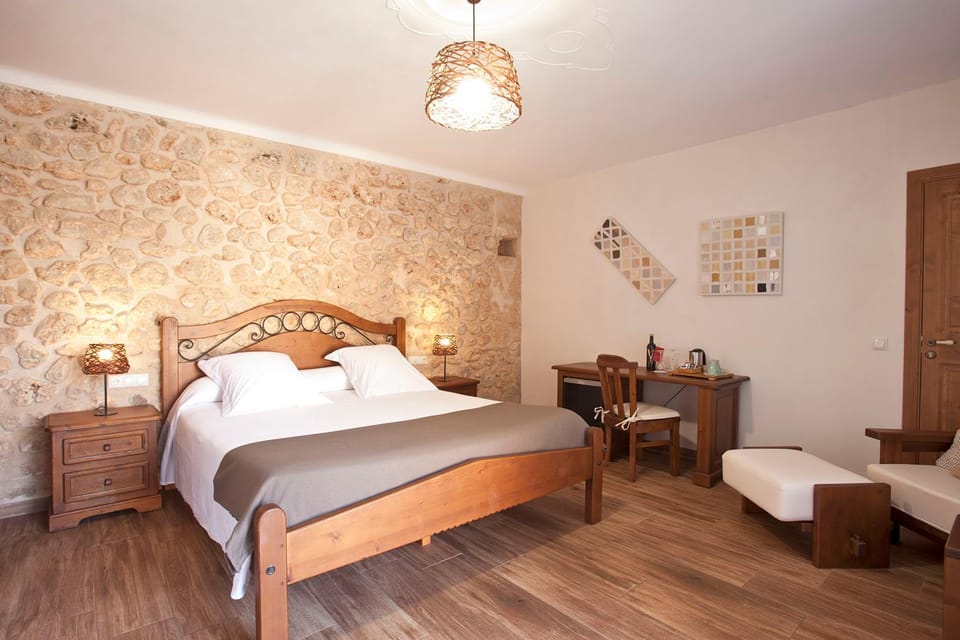 Bed, Photo of the whole room