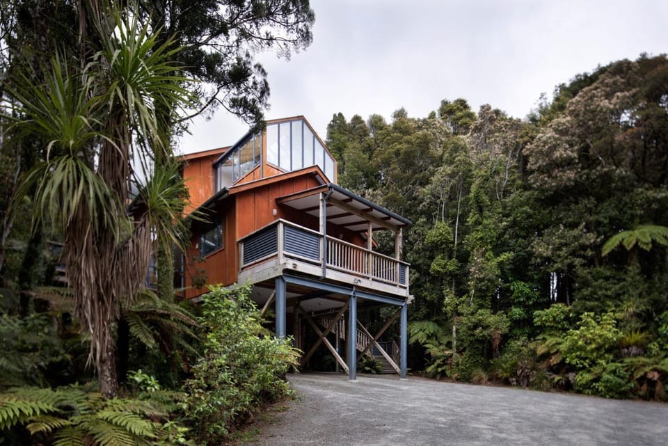 Property building, Balcony/Terrace