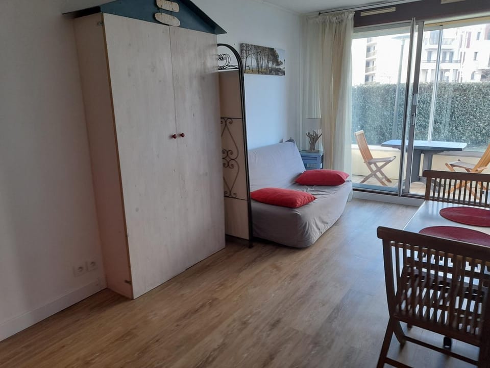 Appartement avec Piscine et Parking Privé - Arcachon, Port de Plaisance - FR-1-319-93 Apartment in Arcachon