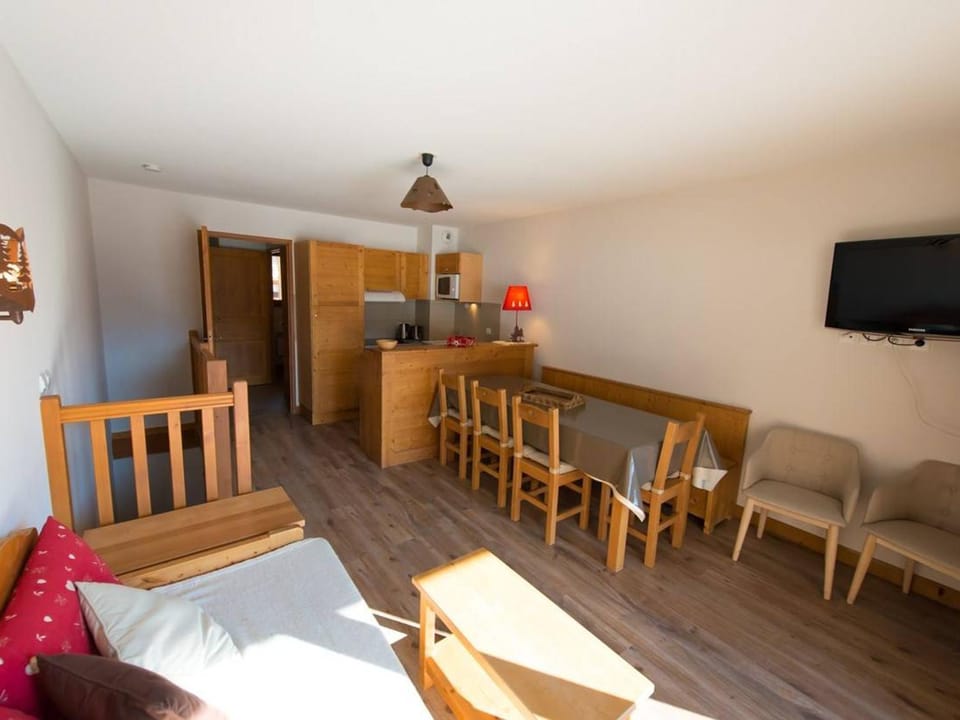 Appartement Duplex 4 Pièces avec Piscine - 6 Couchages, Proche Pistes - Vars Les Claux - FR-1-330B-31 Apartment in Piedmont