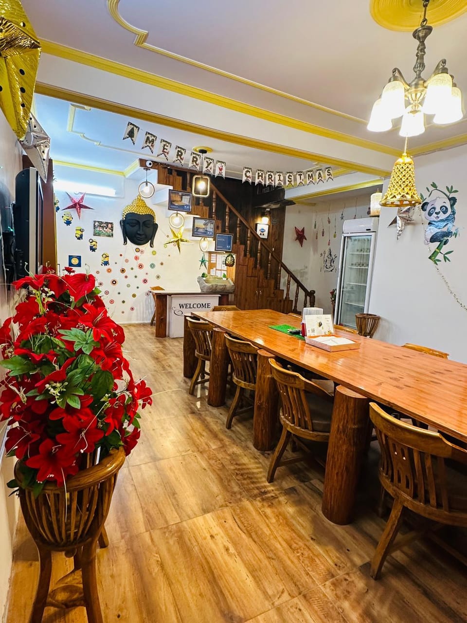 Restaurant/places to eat, Seating area