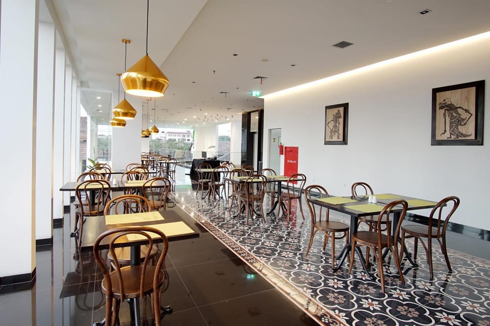 Restaurant/places to eat, Restaurant/places to eat