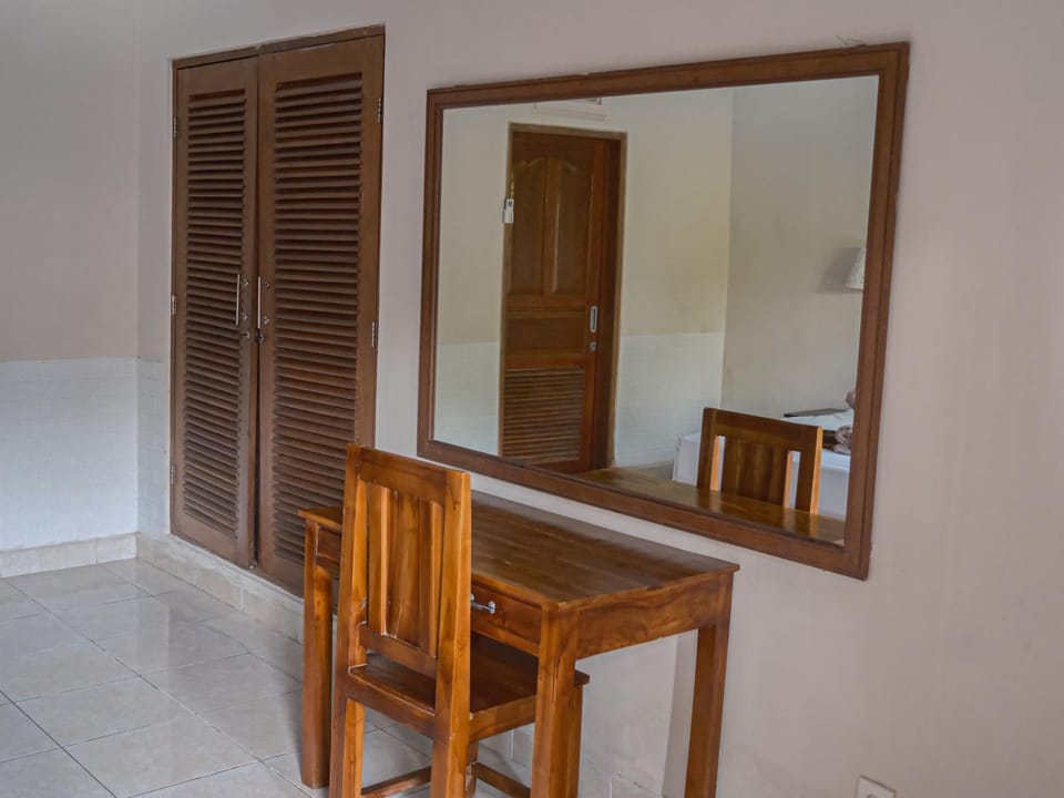 Dining area, wardrobe