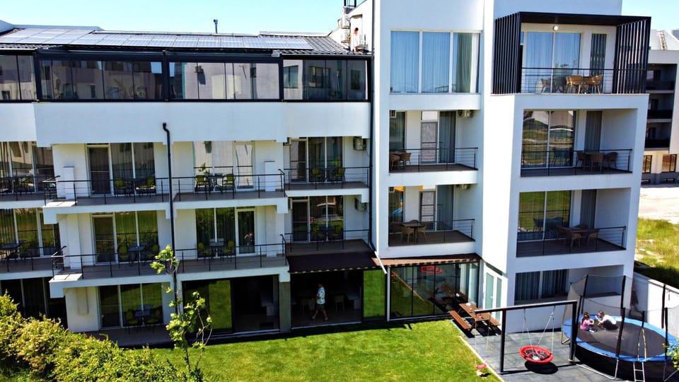Property building, Garden view