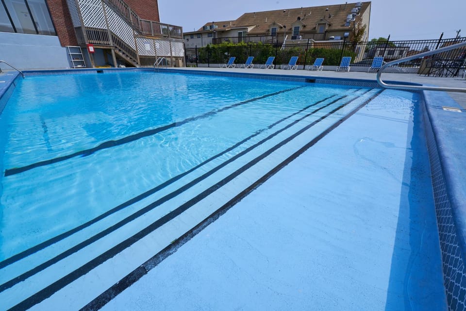 Pool view, Swimming pool