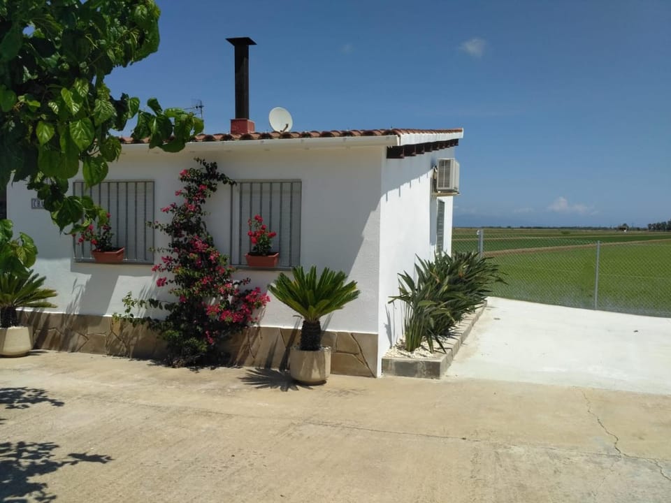 Caseta del Chato Country House in Montsià