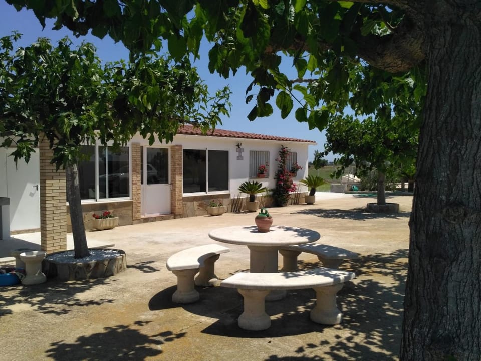 Caseta del Chato Country House in Montsià