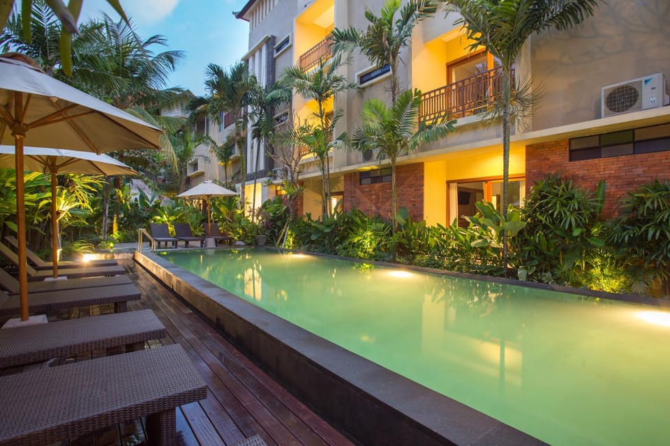 Swimming pool, Swimming pool