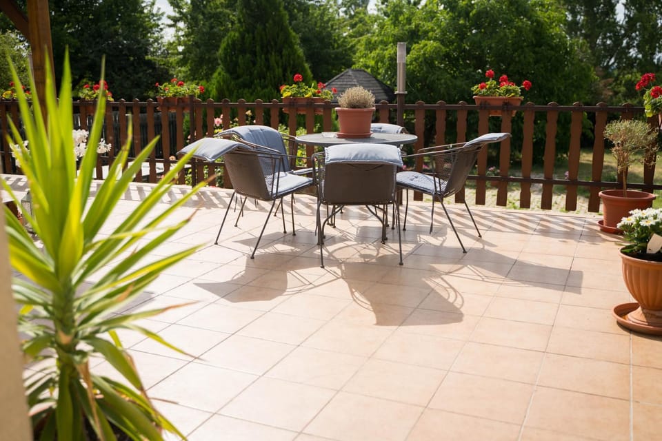 Sunny Garden Apartment in Hungary