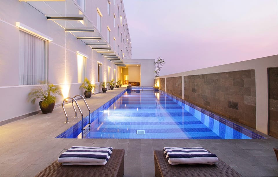 Swimming pool, Swimming pool