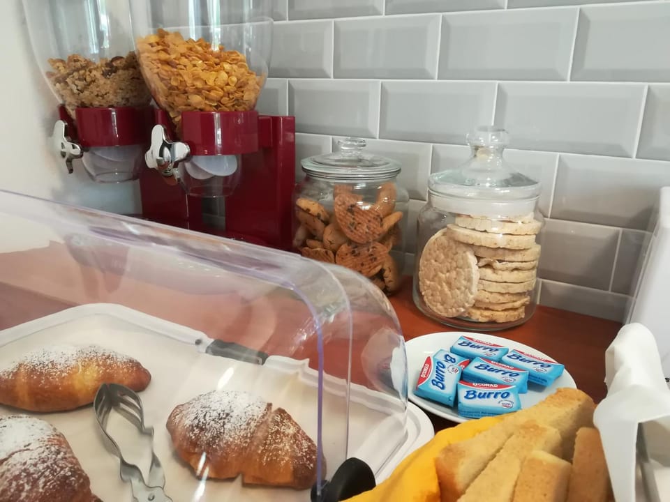 Breakfast, Buffet breakfast, Italian breakfast